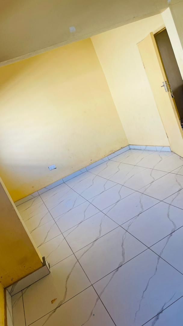 1 Inside Room for rent